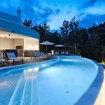 Villa Viktor Tireli