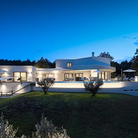 Villa Viktor Tireli *